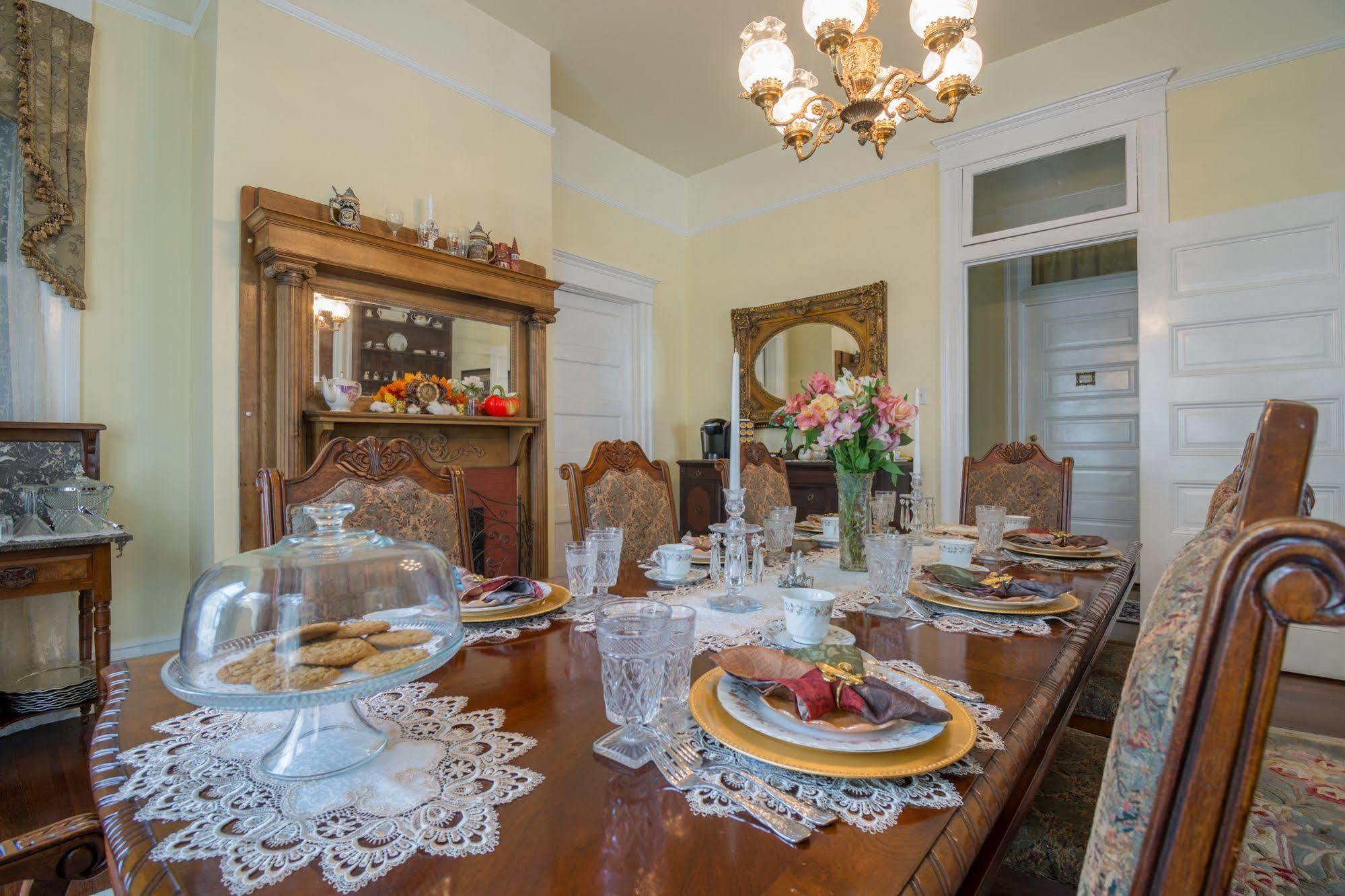 Bisland House Bed And Breakfast Natchez Exterior photo